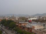 [Cliquez pour agrandir : 98 Kio] Jaipur - La ville vue du palais des vents.
