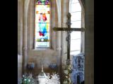 [Cliquez pour agrandir : 106 Kio] Sarlat-la-Canéda - La cathédrale Saint-Sacerdos : croix sur l'autel.