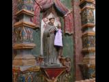 [Cliquez pour agrandir : 122 Kio] Tucson - Mission San Xavier: statue of Saint Anthony.