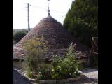 [Cliquez pour agrandir : 122 Kio] Colombé-le-Sec - Le lavoir : l'extérieur.