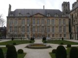 [Cliquez pour agrandir : 95 Kio] Reims - Le palais du Tau : la façade arrière.