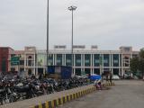 [Cliquez pour agrandir : 103 Kio] Delhi - La gare de New Delhi.