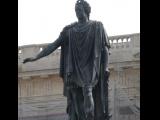 [Cliquez pour agrandir : 58 Kio] Reims - La place Royale : la statue de Louis XV.