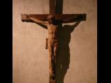 [Cliquez pour agrandir : 63 Kio] Le Mans - L'église Notre-Dame-du-Pré : le chœur : crucifix.