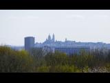 [Cliquez pour agrandir : 81 Kio] La Courneuve - Tours et antenne vues du parc Georges-Valbon.