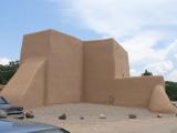 [Cliquez pour agrandir : 49 Kio] Ranchos de Taos - San Francisco de Asís church: back view.