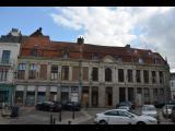 [Cliquez pour agrandir : 83 Kio] Douai - La place du Marché-au-Poisson : maisons.