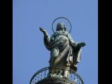 [Cliquez pour agrandir : 52 Kio] Rio de Janeiro - L'ancienne cathédrale Notre-Dame-du-Mont-Carmel : tour : statue.