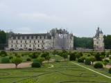 [Cliquez pour agrandir : 78 Kio] Chenonceau - Les jardins de Diane de Poitiers et le château.