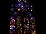 [Cliquez pour agrandir : 88 Kio] Biarritz - L'église Sainte-Eugénie : vitrail représentant la vie de Jésus.