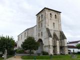 [Cliquez pour agrandir : 114 Kio] Saint-Pée-sur-Nivelle - L'église Saint-Pierre : vue générale.
