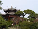 [Cliquez pour agrandir : 106 Kio] Hangzhou - Bâtiment traditionnel près du lac Ouest.