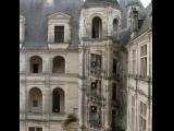 [Cliquez pour agrandir : 107 Kio] Chambord - Le château : escalier extérieur.