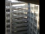 [Cliquez pour agrandir : 129 Kio] Rio de Janeiro - L'Université d'État : rampes d'accès aux bâtiments.