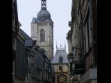[Cliquez pour agrandir : 84 Kio] Rouen - Le Gros-horloge et son beffroi.