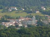 [Cliquez pour agrandir : 103 Kio] Sare - Le village vu du Zuhalmendi.