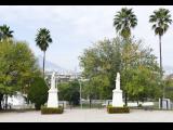 [Cliquez pour agrandir : 153 Kio] Monterrey - L'église Cristo de la Montaña : le parvis.