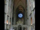 [Cliquez pour agrandir : 93 Kio] Reims - La basilique Saint-Remi : le transept.