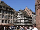 [Cliquez pour agrandir : 127 Kio] Strasbourg - La place de la cathédrale.
