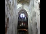 [Cliquez pour agrandir : 85 Kio] Senlis - La cathédrale : le nef et l'orgue.