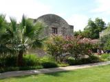 [Cliquez pour agrandir : 129 Kio] San Antonio - The Alamo: the ancient church.