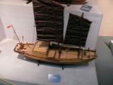 [Cliquez pour agrandir : 73 Kio] Nantong - Le musée : maquette de bateau traditionnel.