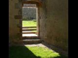 [Cliquez pour agrandir : 89 Kio] Yèvre-le-Châtel - L'église Saint-Lubin : porte latérale.