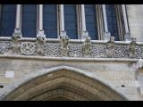 [Cliquez pour agrandir : 89 Kio] Dijon - L'église Notre-Dame : la façade : détail.