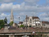 [Cliquez pour agrandir : 91 Kio] Auxerre - L'Yonne, le pont Paul-Bert et la cathédrale Saint-Étienne.