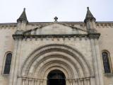 [Cliquez pour agrandir : 86 Kio] Saint-Médard-en-Jalles - L'église Saint-Médard : l'entrée.