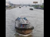 [Cliquez pour agrandir : 86 Kio] Suzhou - Péniche sur le Grand Canal de Chine.