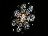[Cliquez pour agrandir : 76 Kio] Biarritz - L'église Sainte-Eugénie : vitrail représentant l'évangéliste Saint-Jean.