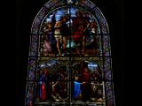 [Cliquez pour agrandir : 113 Kio] Lyon - L'église Saint-Nizier : vitrail représentant la vie de Jésus.