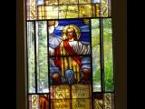 [Cliquez pour agrandir : 142 Kio] Rio de Janeiro - L'église Sainte-Marguerite-Marie : vitrail représentant Jésus prêchant.