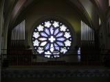 [Cliquez pour agrandir : 75 Kio] Shanghai - La cathédrale Saint-Ignace : l'orgue et la rose.