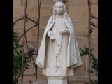 [Cliquez pour agrandir : 99 Kio] Santa Fe - Saint Francis cathedral: statue of Virgin Mary Conquistadora.