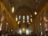 [Cliquez pour agrandir : 92 Kio] San Francisco - Saint Patrick's church: the nave and the choir.