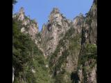 [Cliquez pour agrandir : 126 Kio] Huang Shan - Le canyon Xihai : pics.
