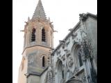 [Cliquez pour agrandir : 85 Kio] Carpentras - La cathédrale Saint-Siffrein : le clocher et le portail Sud.