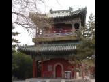 [Cliquez pour agrandir : 123 Kio] Pékin - Le parc Beihai : la salle du roi céleste.