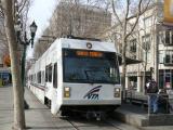 [Cliquez pour agrandir : 131 Kio] San José - The VTA tramway.