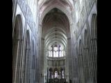 [Cliquez pour agrandir : 108 Kio] Auxerre - La cathédrale Saint-Étienne : la nef.