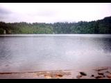 [Cliquez pour agrandir : 61 Kio] Auvergne - Le lac Pavin : vue générale.