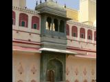 [Cliquez pour agrandir : 120 Kio] Jaipur - Le palais de la cité.