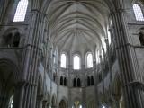 [Cliquez pour agrandir : 103 Kio] Vézelay - La basilique Sainte-Marie-Madeleine : le chœur et le transept.
