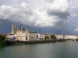 [Cliquez pour agrandir : 70 Kio] Meaux - La Marne, la cathédrale et l'hôtel de ville.