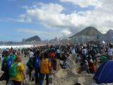 [Cliquez pour agrandir : 91 Kio] Rio de Janeiro - La plage de Copacabana lors des JMJ-2013.