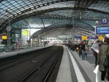 [Cliquez pour agrandir : 132 Kio] Berlin - La gare Hauptbahnhof.