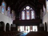 [Cliquez pour agrandir : 85 Kio] San Francisco - Saint Vincent-de-Paul's church: the entrance and the pipe organ.