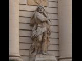 [Cliquez pour agrandir : 61 Kio] Lille - La porte de Paris : statue d'Hercule.